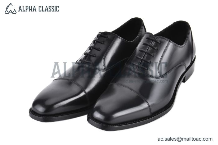 Ferragamo Tramezza Oxford with Toe Cap Black Leather
