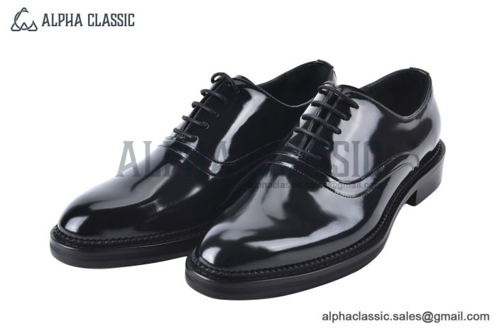Ferragamo Black Patent Leather Lace-up Derby