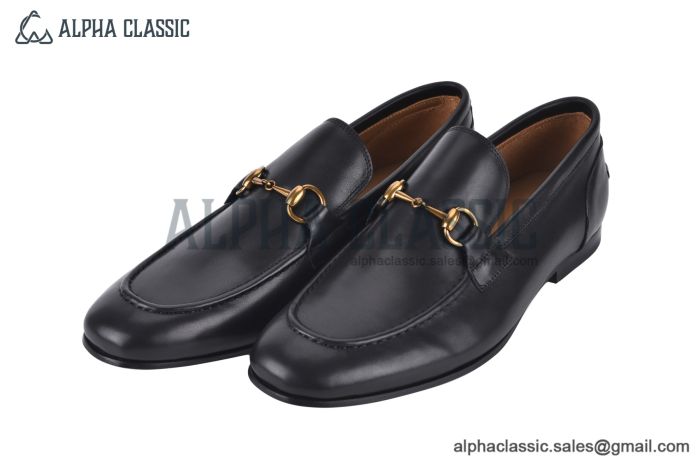 Gucci Black Grained Leather Loafer with Horsebit