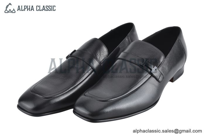 Hermes Giovanni Black Lambskin Leather Loafer