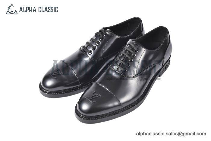 Louis Vuitton Varenne Richelieu Black Calfskin Oxfords with LV logo