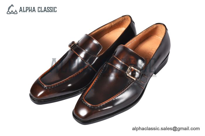 GUCCI Man's Dark Brown Calfskin Buckle Loafers  