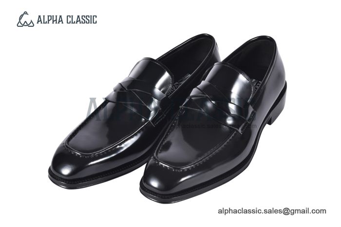 Ferragamo Black Calfskin Loafer