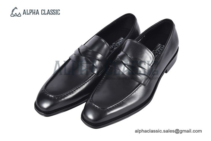 Ferragamo Matte Black Calfskin Loafer