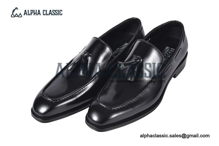Ferragamo Black Calfskin Tassel Loafer